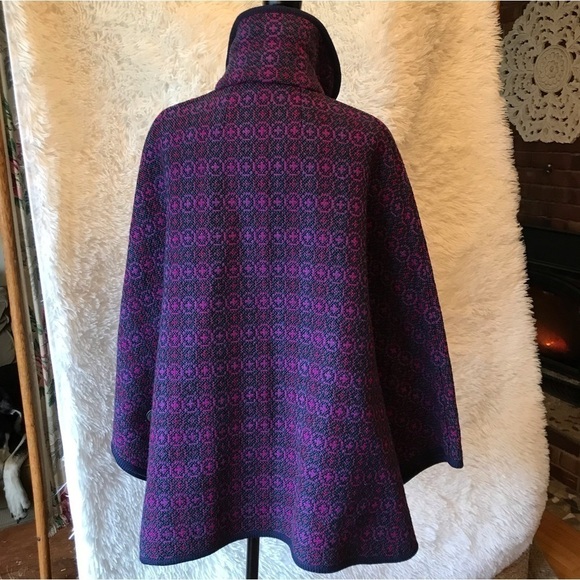 Vintage cape/ poncho. Women’s one size.  Woven in vibrant blues, purples, pinks. - Picture 3 of 9